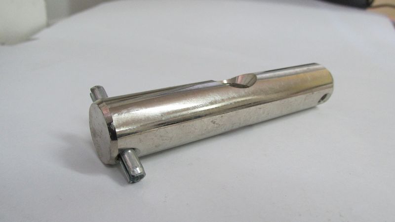 Ось с отверстием 105 на АС